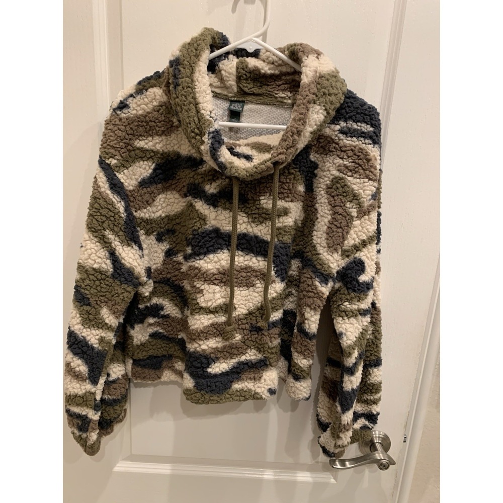 Wild Fable Camouflage Fleece Pullover‎ Sz M